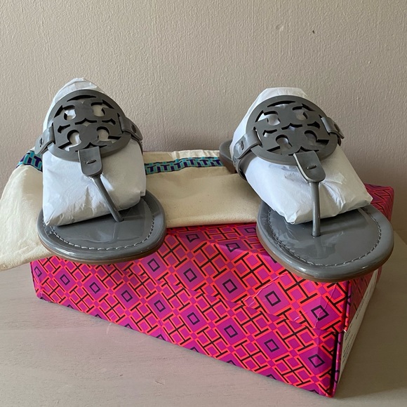 Tory Burch Patent Malta Gray Leather Sandal - Picture 9 of 9